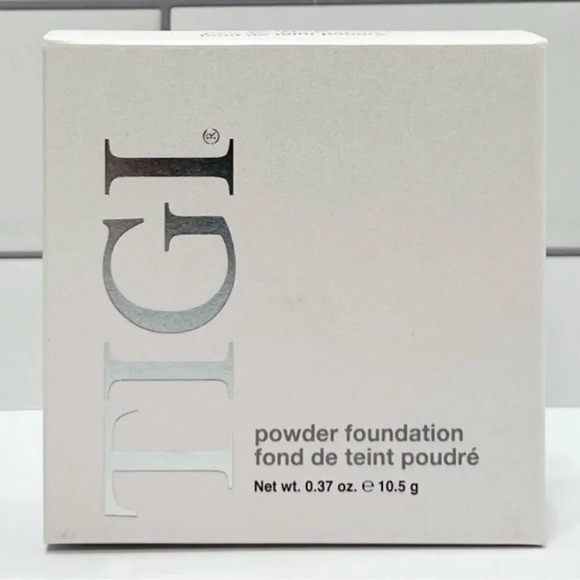 TIGI Cosmetics Entice Powder Foundation - Picture 4 of 4
